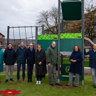 Liesbeth Spies met bestuurders van samenwerkende woningcorporaties Eemland en Gelderse Vallei (SWEV)