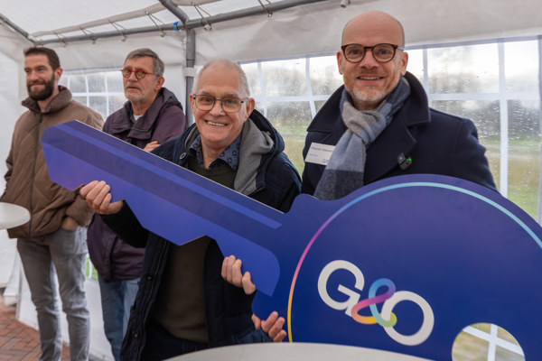 François en Evert houden grote sleutel vast